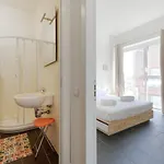 Guesthost - Industrial Design Near M4 Tolstoj Milano