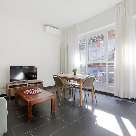 Guesthost - Industrial Design Near M4 Tolstoj * Milano